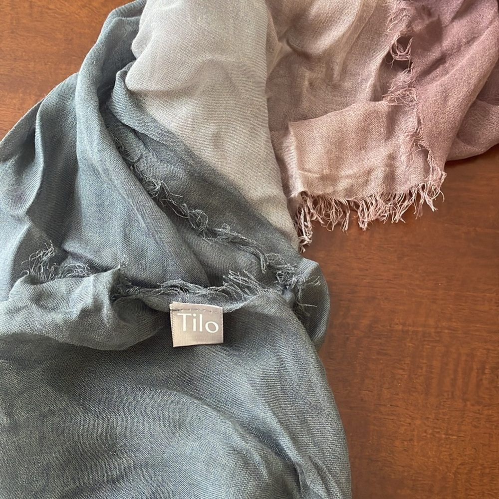 Tilo Scarf - Graduation - Picture 3 of 3